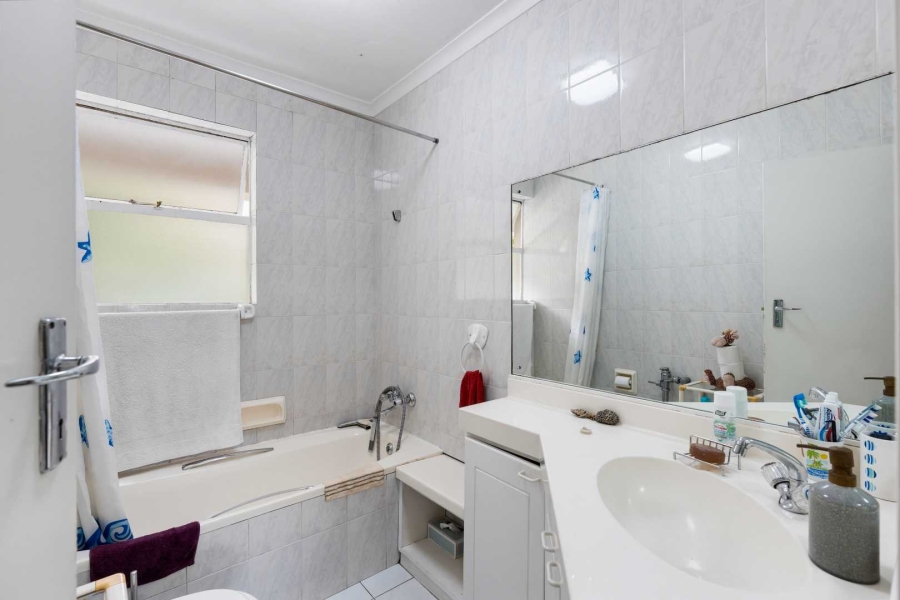 2 Bedroom Property for Sale in Green Point Western Cape